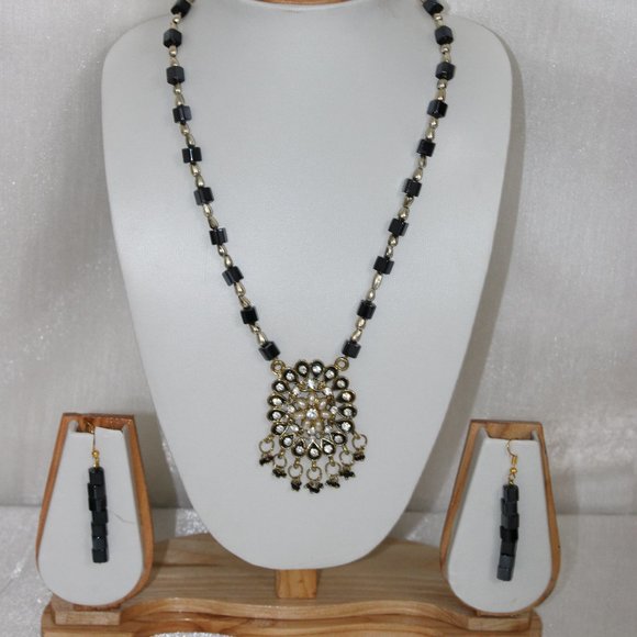 Jewelry - Black Jewellery Set Black Beads Jewellery Black Bead Necklace Set